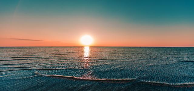 Beautiful sunrise over the sea